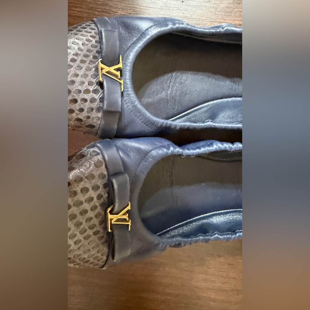 Louis Vuitton Black and Gold Ballet Flats